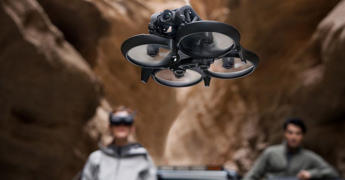 Controlați drona DJI Avata Pro-View Combo după cum doriți
