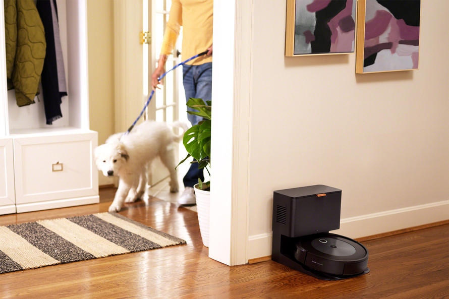 Prezentarea aspiratorului robot iRobot Roomba j7+ 5840