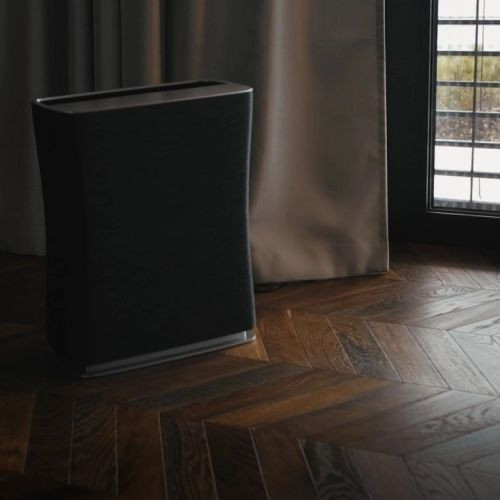 El lucrează noaptea, dar nu deranjează