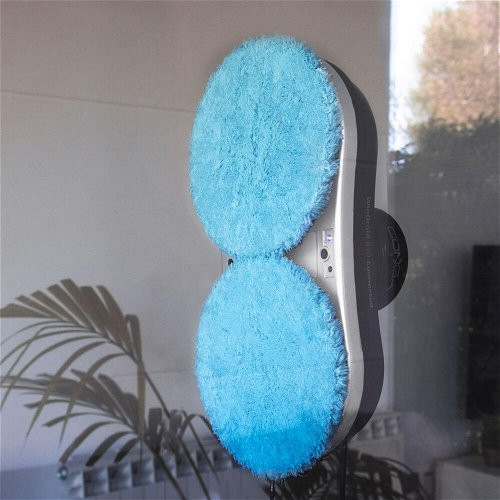 Robotul de curățare aderă la orice suprafață netedă