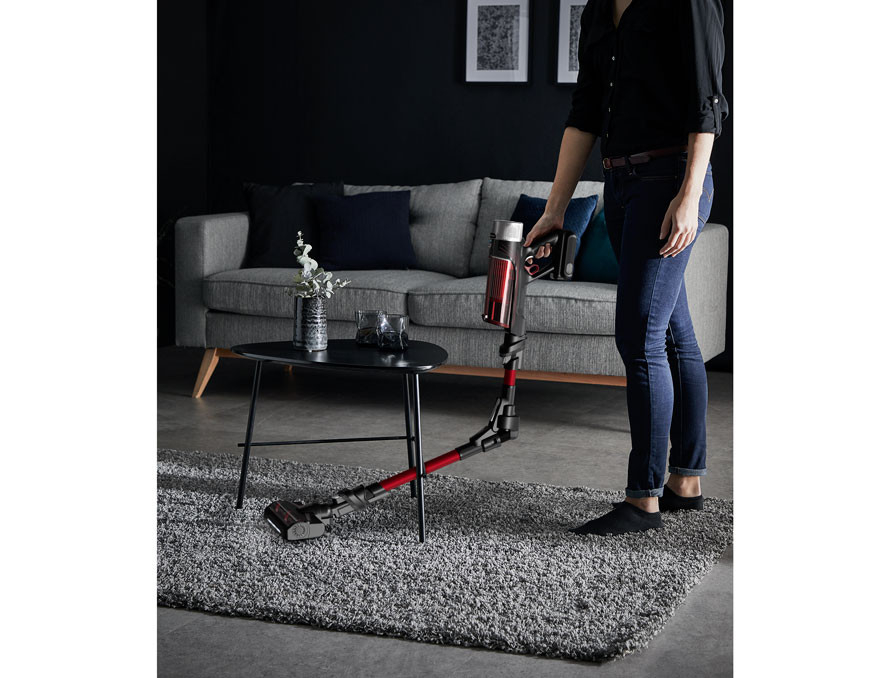 Se curăță ușor chiar și sub mobilierul jos