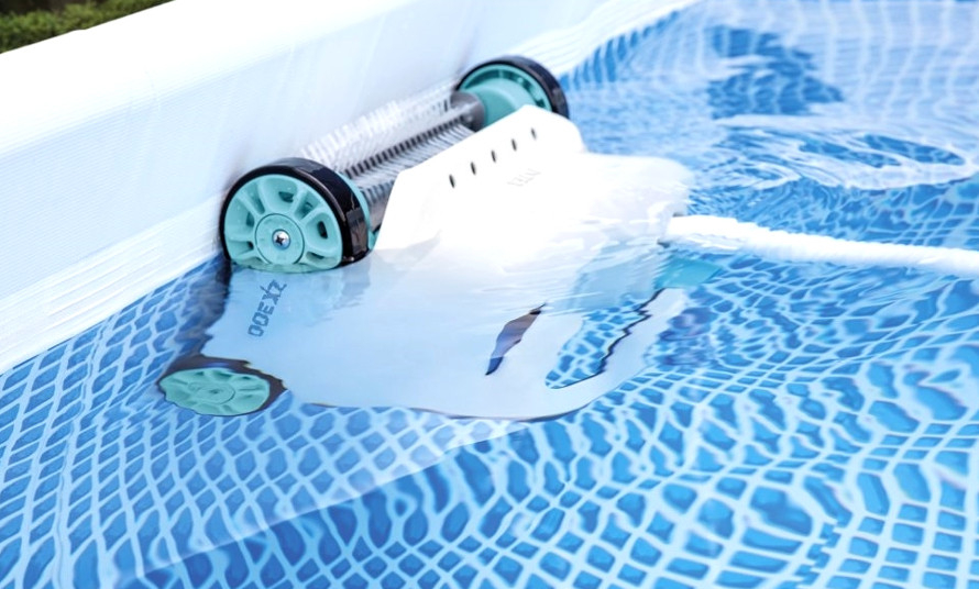 Prezentare aspirator de piscină Intex 28005 DELUXE ZX300
