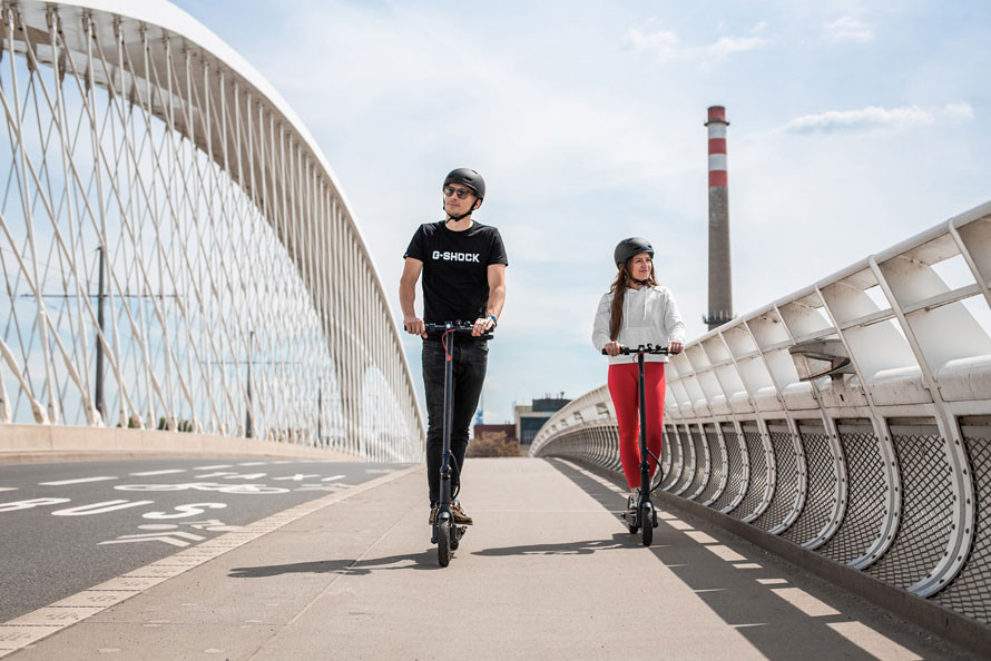 Vă prezentăm trotineta electrică Sencor Scooter S70